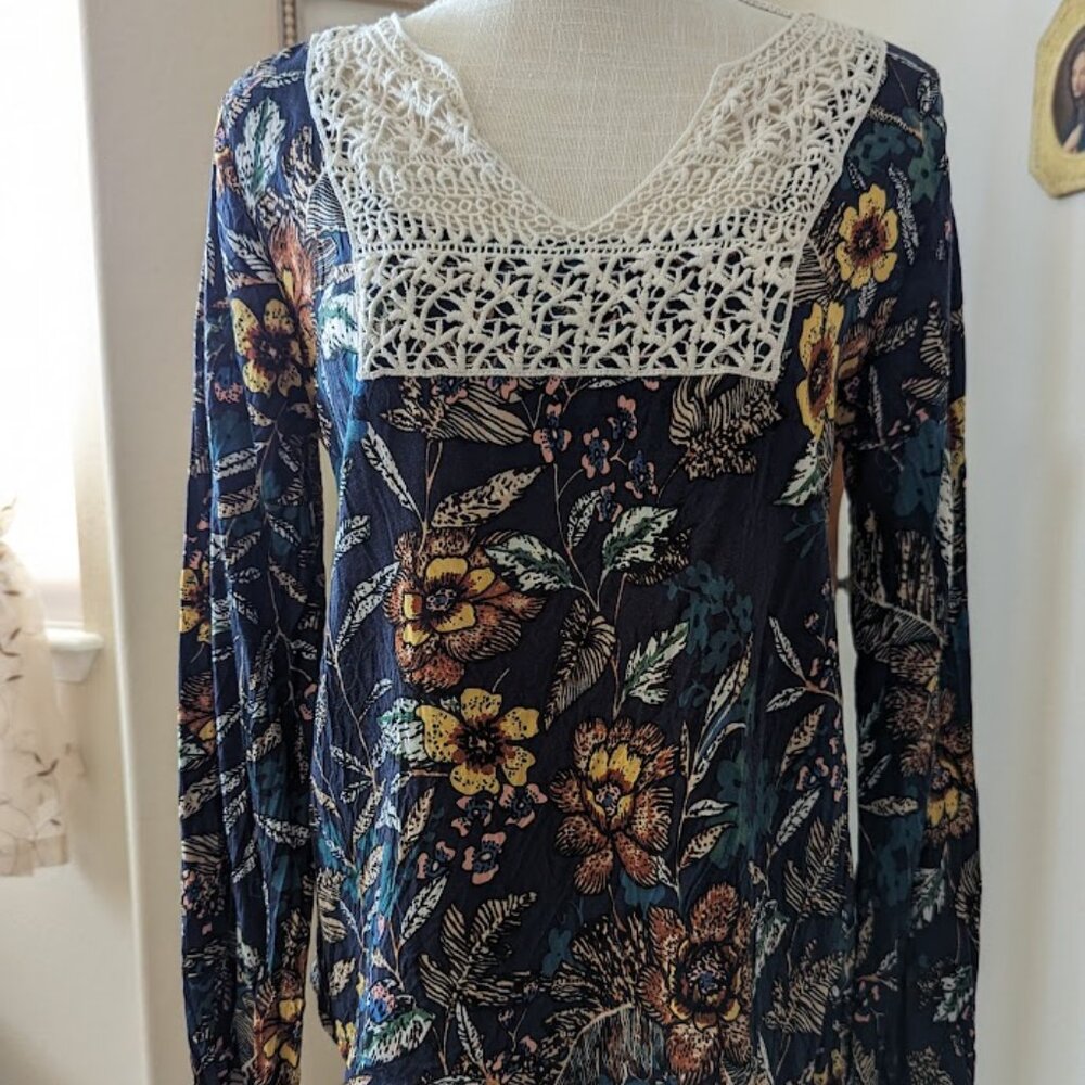 Grace & Lace Autumn lace collar blouse